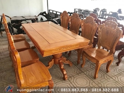 Bộ bàn ghế được trạm trổ sắc nét, vân tuyển chọn, phun màu trần gỗ nổi vân