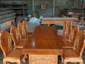 Bộ bàn ăn nguyên khối 8 ghế louis gỗ gõ đỏ Nam Phi (Anh Thái, Quảng Trị)