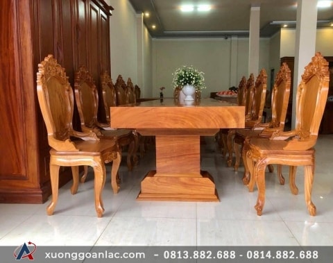 Bộ bàn ăn nguyên khối gỗ gõ đỏ 10 ghế đục hoa lá tây (Anh Hải, Đà Nẵng)