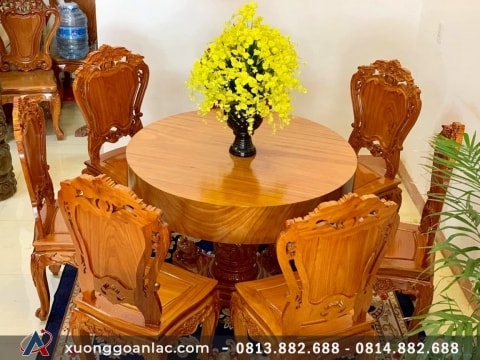 Bộ bàn ghế ăn gỗ gõ đỏ nguyên khối 6 ghế đục hoa lá tây (Anh Thiệp, Quảng Ngãi)