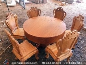 Bộ bàn ăn tròn gỗ gõ đỏ nguyên khối 6 ghế louis đục 1 mặt (Chị Hòa, Đà Nẵng)