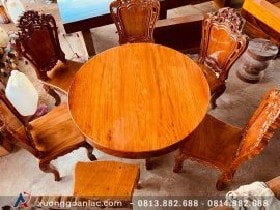 Bộ bàn ăn tròn nguyên khối 8 ghế louis đục 1 mặt gỗ gõ đỏ (Chị Son, TP Huế)