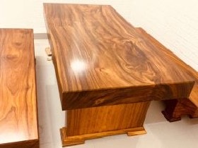 Mẫu bàn ăn gỗ tự nhiên nguyên khối thiết kế sang trọng cao cấp
