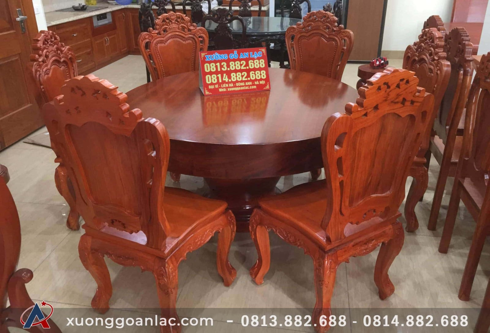 Với bộ bàn ăn tròn nguyên khối gỗ gõ đỏ sáu ghế Louis hoa hồng, bạn sẽ có một không gian ăn uống đặc biệt với sự hiện đại và đẳng cấp. Với chiếc bàn ăn tròn được chế tác từ gỗ cao cấp và thiết kế độc đáo, sản phẩm này sẽ thu hút sự chú ý của mọi người và tạo nên một không gian ấm cúng, hiện đại cho gia đình bạn.