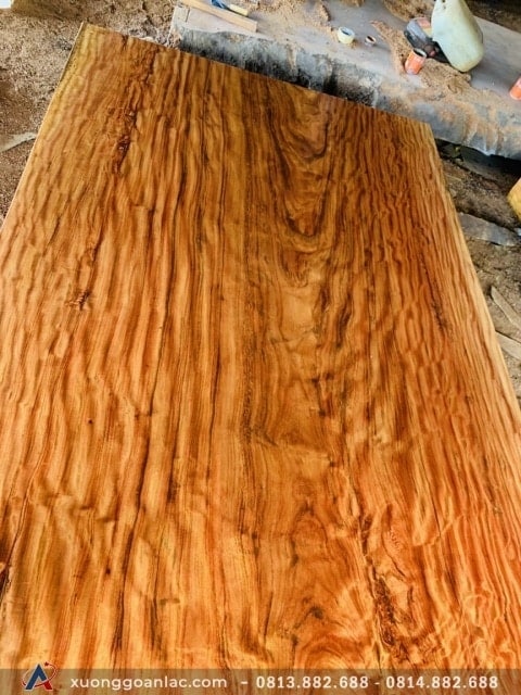 Sản phẩm được làm trực tiếp từ cây gỗ lâu năm quý hiếm, không bị ghép nối mang đến giá trị bền vững theo thời gian