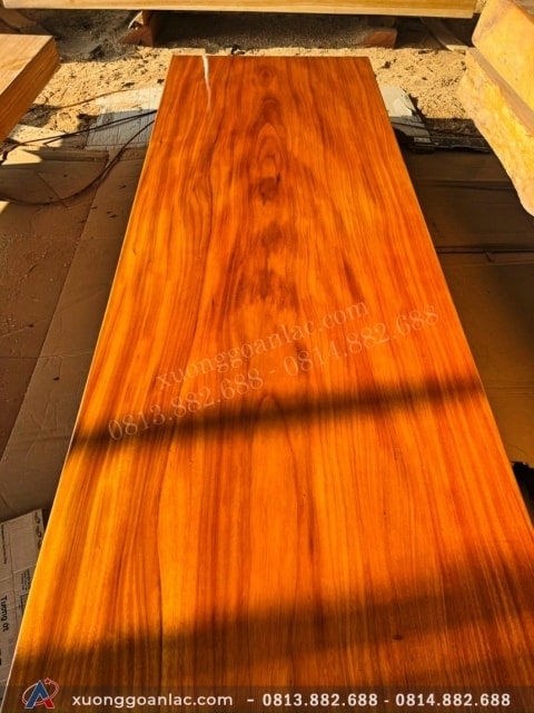 Phản gỗ gõ đỏ 1 tấm nguyên khối 330x125x16cm vân đẹp (Anh Chiến, Hồ Chí Minh)