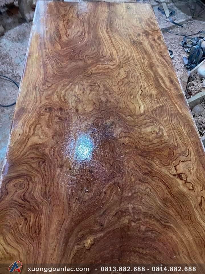 Nguyên mộc tấm mặt bàn gỗ hương đá tự nhiên vân siêu vip của chị Lan