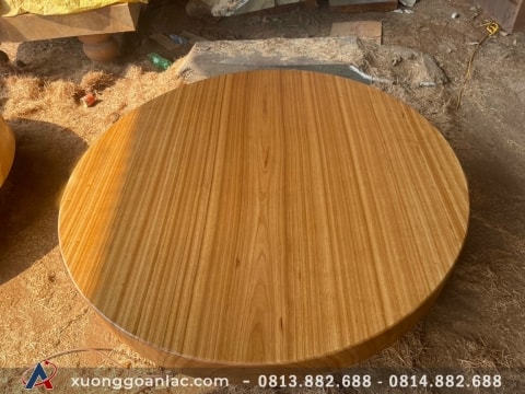 Mặt bàn tròn gỗ gõ đỏ nguyên khối đường kính 1m8 (Chị Tuyết, Hà Nam)