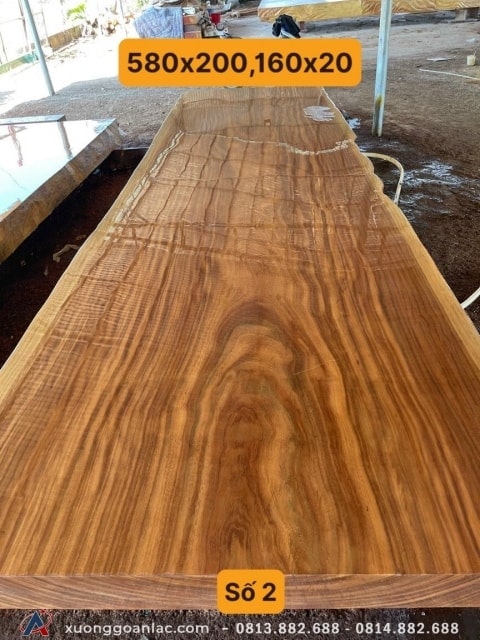 Kích thước phản gỗ "siêu khủng" làm từ gỗ nguyên khối 100%