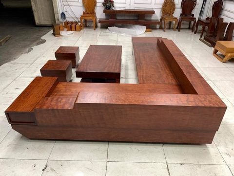Sofa gỗ cẩm hồng nguyên khối ( Chú Tỉnh - Nam Định)