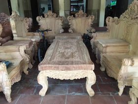 Bàn ghế Hoàng Gia 8 món gỗ Hương đá (chú Khương – Hà Nam)