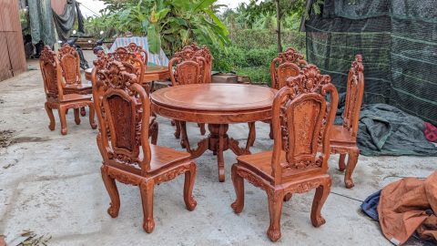 Bộ bàn ăn tròn 6 ghế hoa hồng đục 2 mặt gỗ hương đá