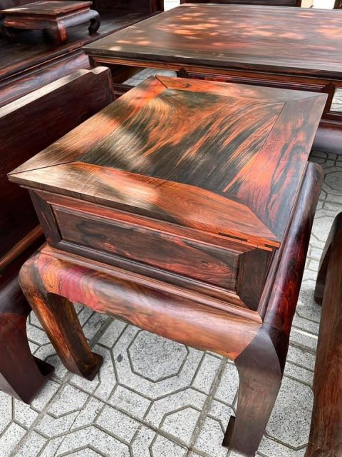 Đôn kẹp của bộ bàn ghế gỗ trắc siêu vip