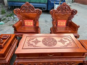 bàn ghế hoàng gia vách trơn đục hai mặt gỗ hương đá