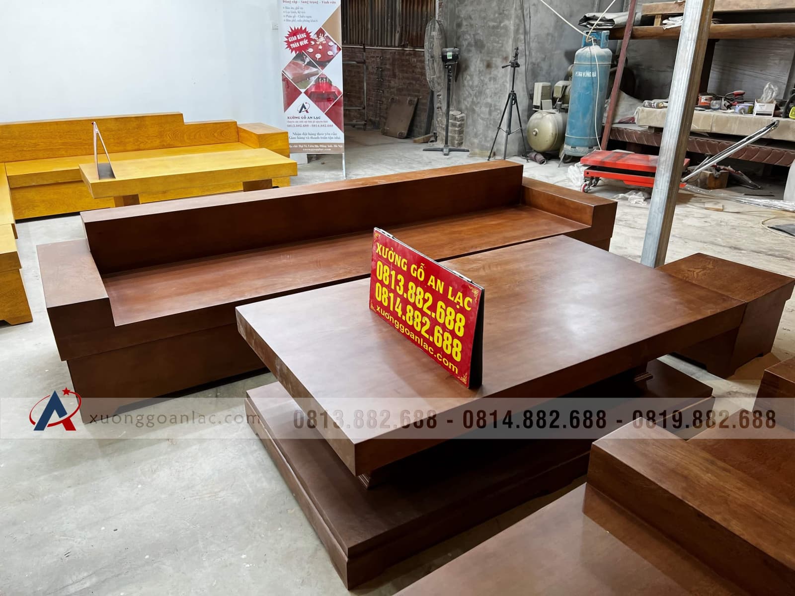 bàn ghế phòng khách mẫu sofa nguyên khối gỗ gõ đỏ tự nhiên cao cấp