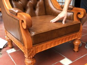 ghế sofa gỗ gõ đỏ bọc đệm da bò nhập khẩu