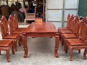 Bộ bàn ăn gỗ hương mẫu louis hoàng gia 8 ghế (bác Bình, Quảng Nam)