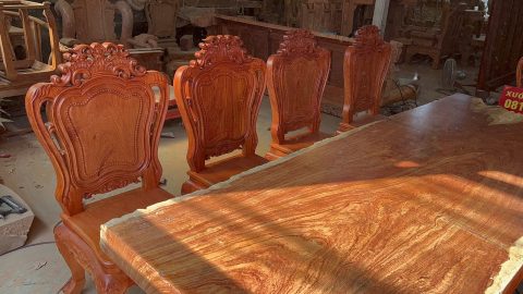 mặt bàn nổi vân gỗ cuộn xoáy