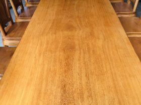 mặt bàn gỗ gõ đỏ nguyên khối lành tít