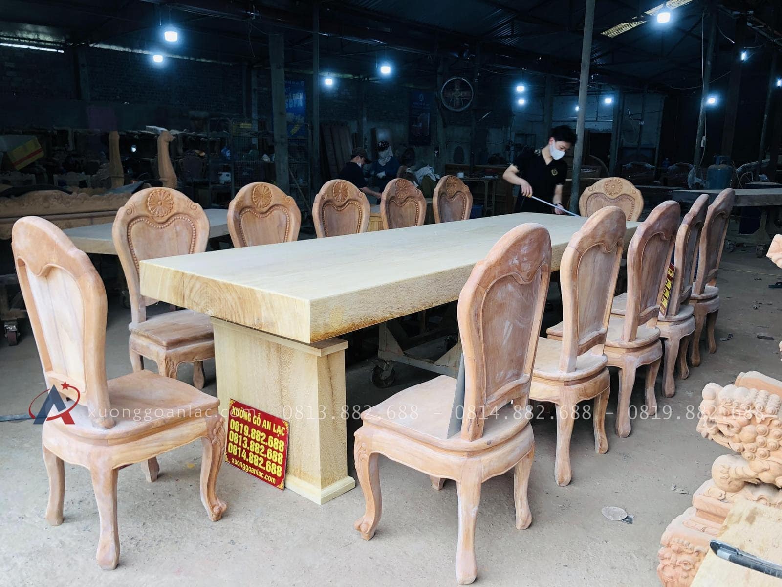 bộ bàn ăn 12 ghế sang trọng