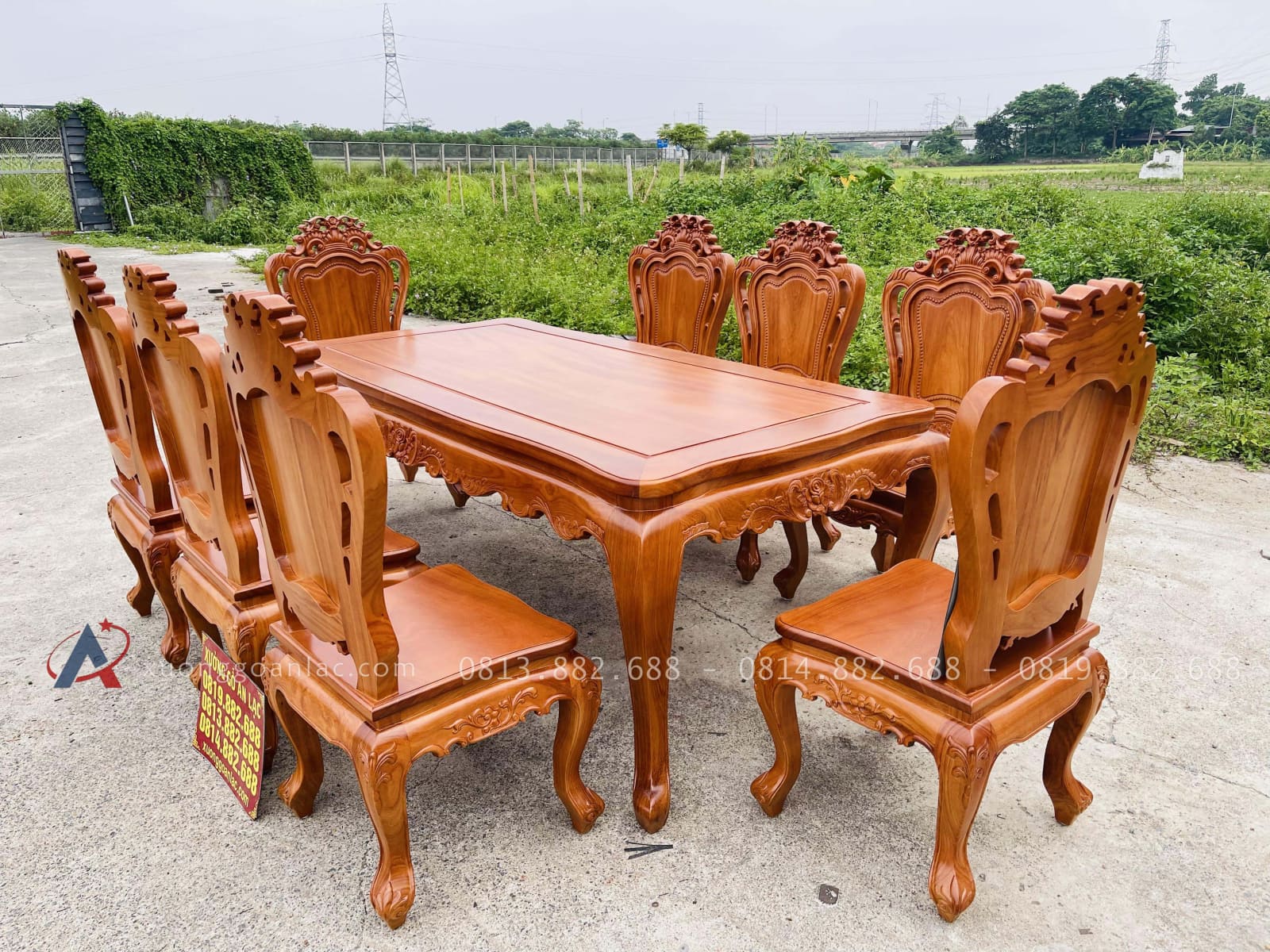 bộ bàn ăn 8 ghế phong cách hoàng gia
