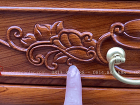 họa tiết hoa lá tây trên ngăn kéo