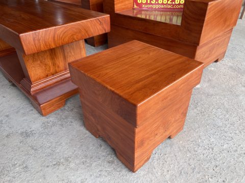 đôn ngồi của bộ sofa gỗ hương đá hiện đại hàng tuyển