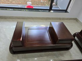 Mẫu đôn con ngồi phụ dài 1m40 x sâu 80 x cao 47cm thiết kế không tựa có bệ tay tích hợp ngăn kéo - Hệ chân đùi gà to mẫm căng bóng dẻo mượt cực bề thế.