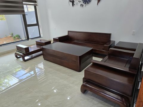 Mẫu sofa gỗ phong cách hiện đại thiết kế đơn giản mà sang trọng, thời thượng được rất nhiều khách hàng yêu thích.