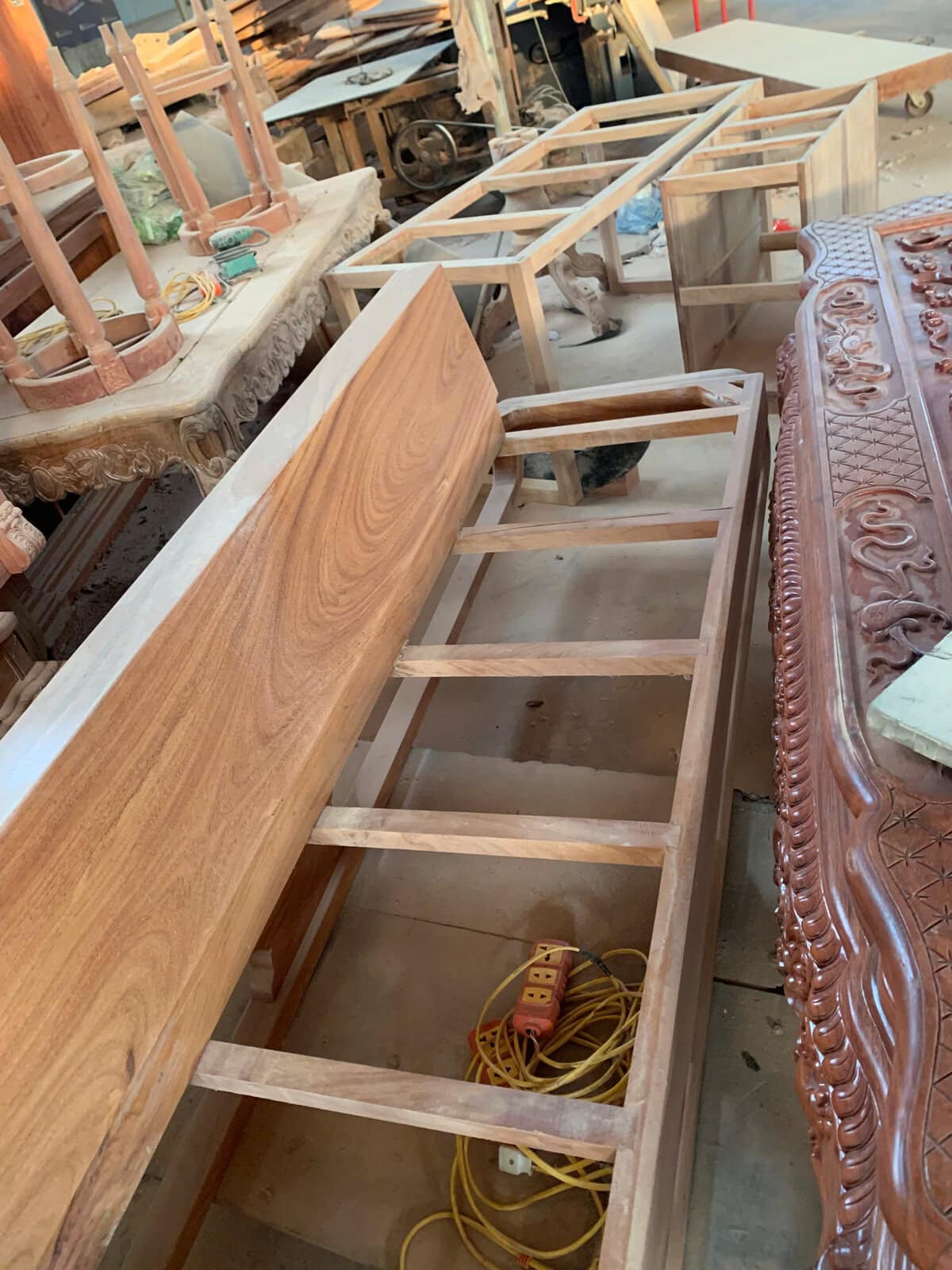 Thang chân luôn phải làm dạng mộng mang cá